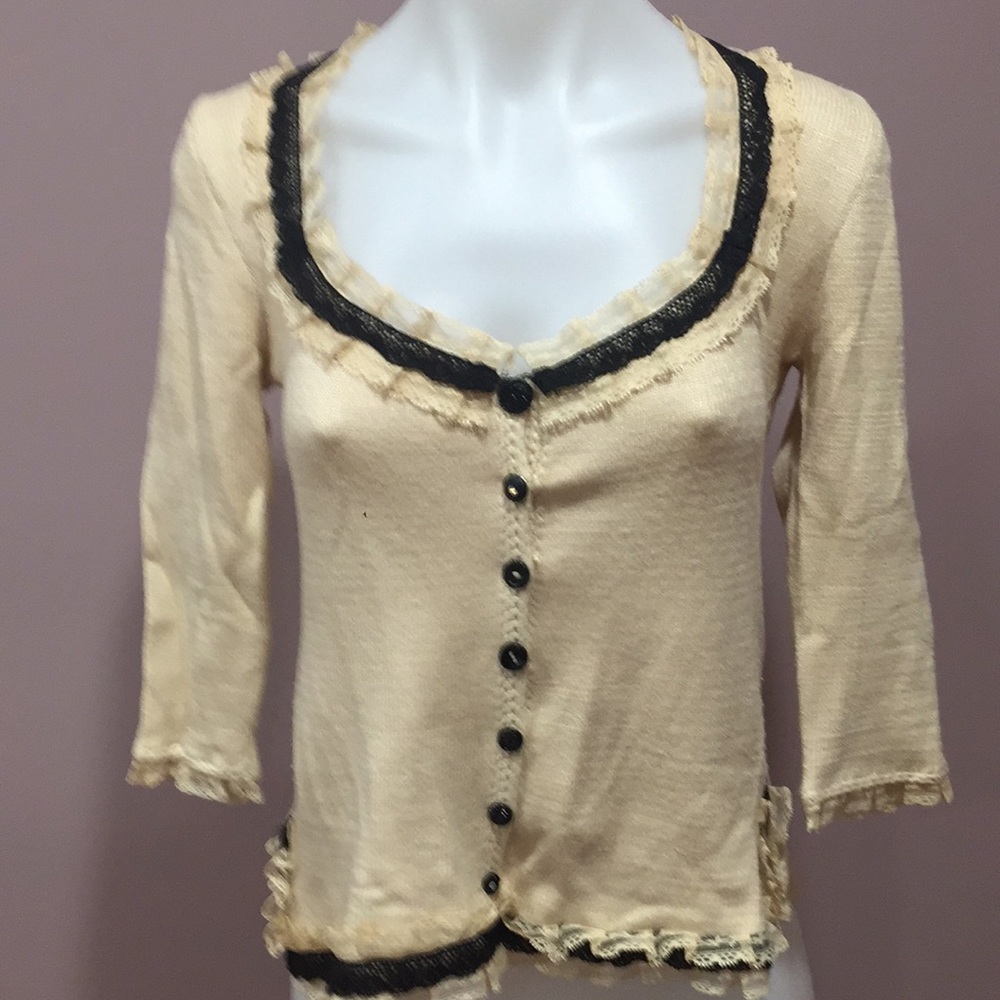 Elaris Cream and Black Sweater